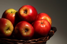 高清鲜红苹果图片下载